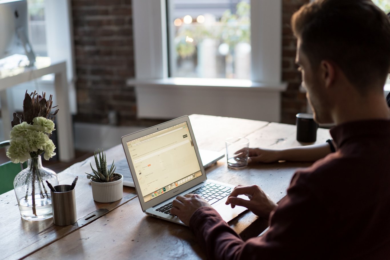 Ideal Offices – Where Working is a Pleasure  - Part One - Standing Desks